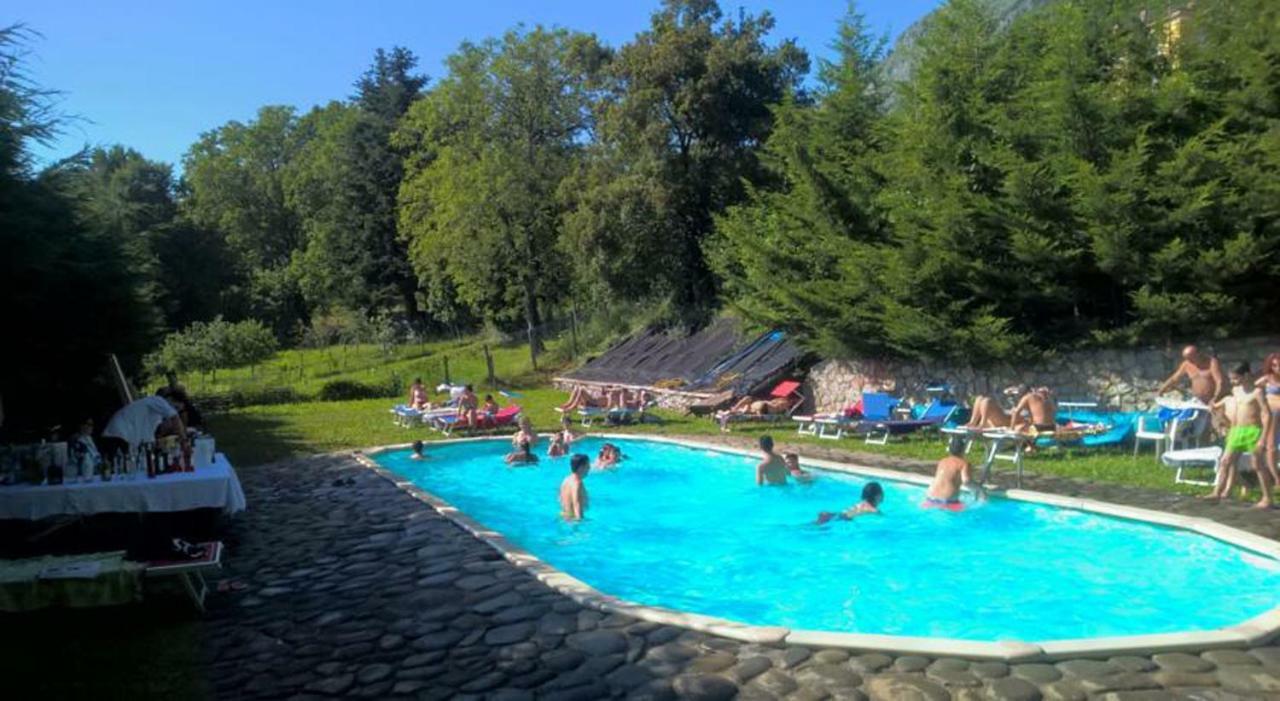 Hotel Panoramico Corfino エクステリア 写真
